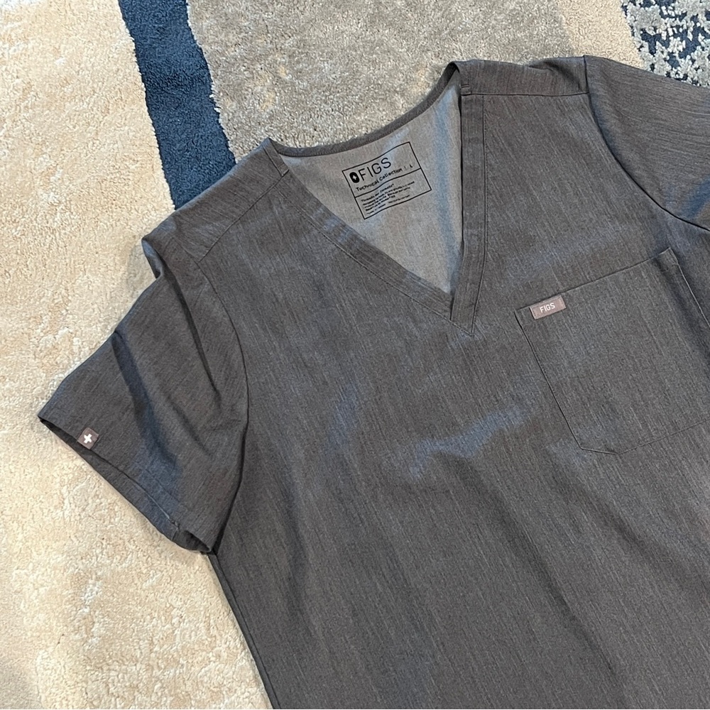 FIGS Gray V-Neck Scrub Uniform